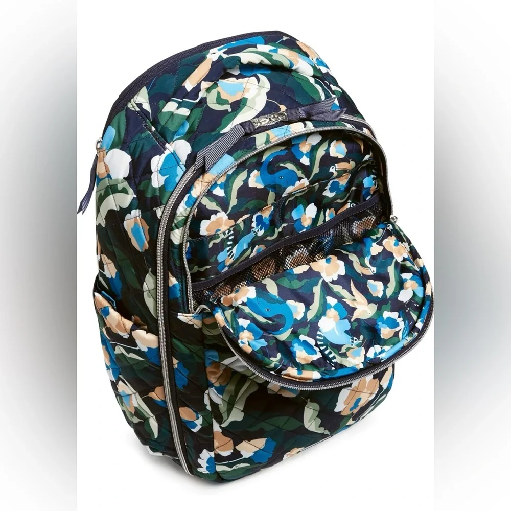Vera Bradley Women’s Performance Twill Travel Backpack. NWT “Immersed Blooms”